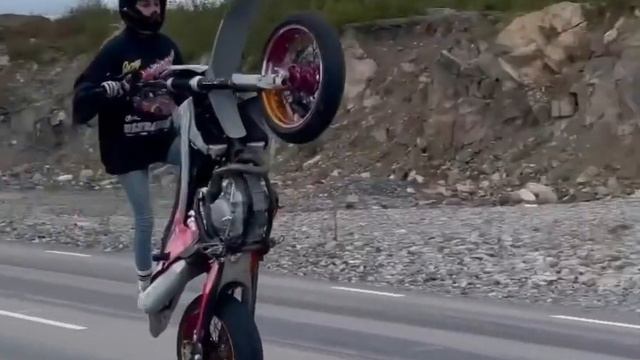 БАЙКЕРШИ МОТО ДЕВУШКИ