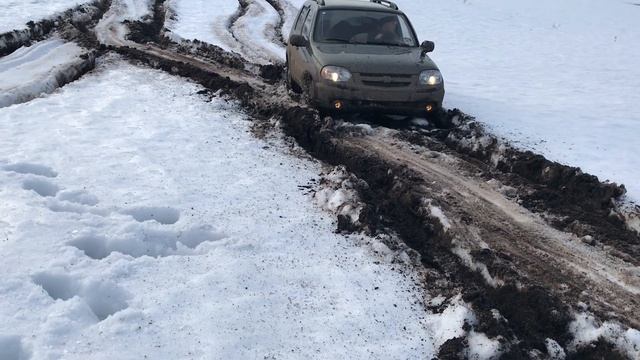 Chevrolet Niva по грязи и снегу - Шевроле Нива на бездорожье. Шевик на стоке. Avtosuper