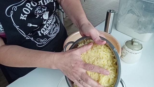 Ооочень захотелось драников/ Испекла пироги с грушами/ Поставила приправу сушиться /
