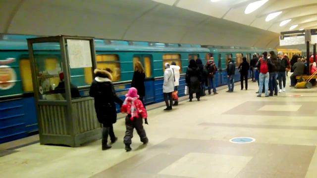 Поезд-лаборатория на серой ветке московского метро
