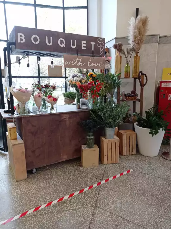 Магазин цветов Bouquet фото - доставка цветов и букетов