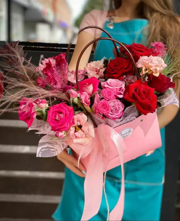 Магазин цветов Bouquet фото - доставка цветов и букетов