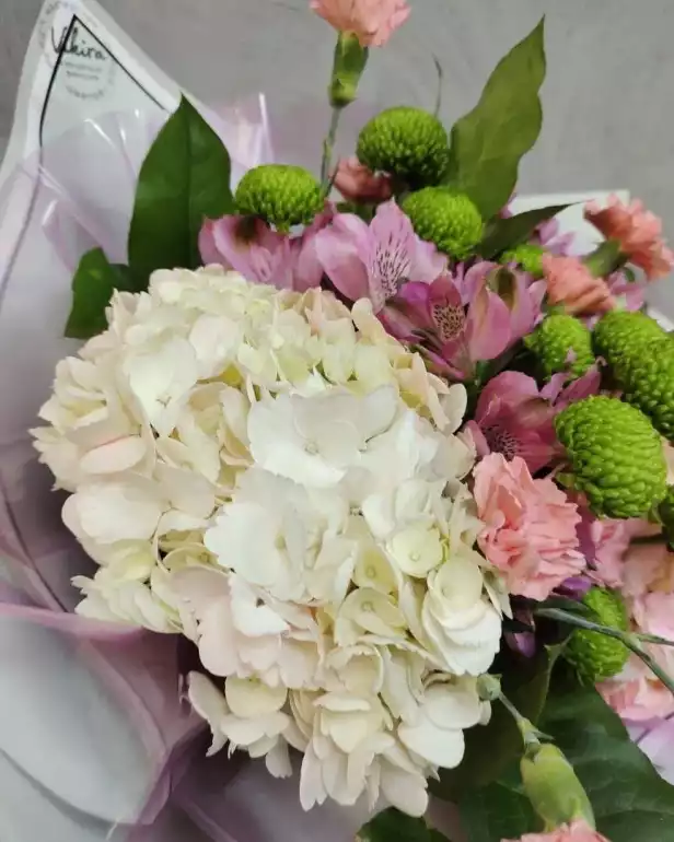 Магазин цветов Vikira фото - доставка цветов и букетов